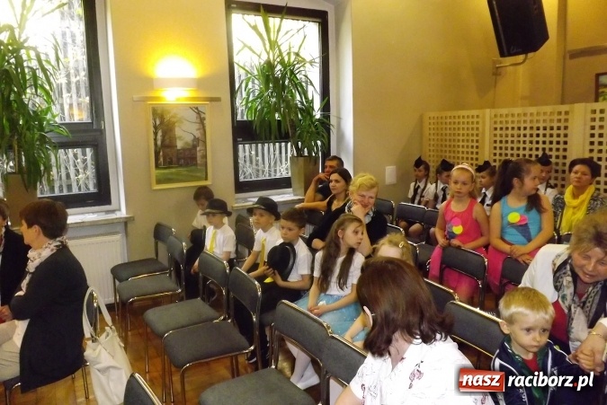 Zdjęcie w galerii na portalu naszraciborz.pl: XXII Przegląd Młodych Talentów - taniec i recytacja wiadomości z regionu