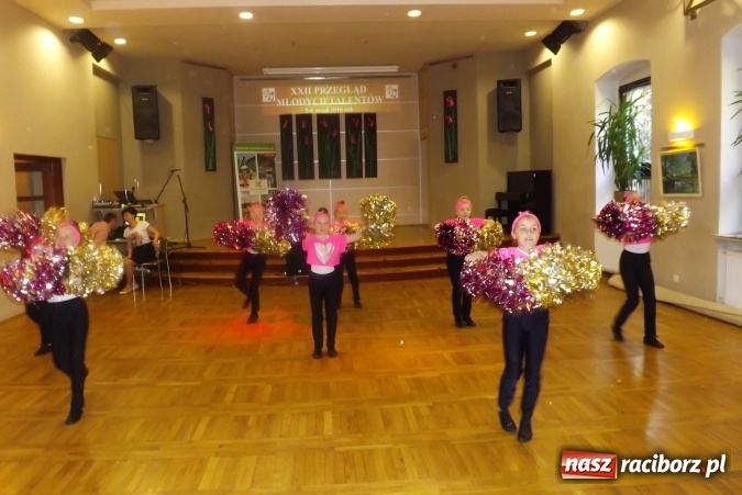 Zdjęcie w galerii na portalu naszraciborz.pl: XXII Przegląd Młodych Talentów - taniec i recytacja wiadomości z regionu