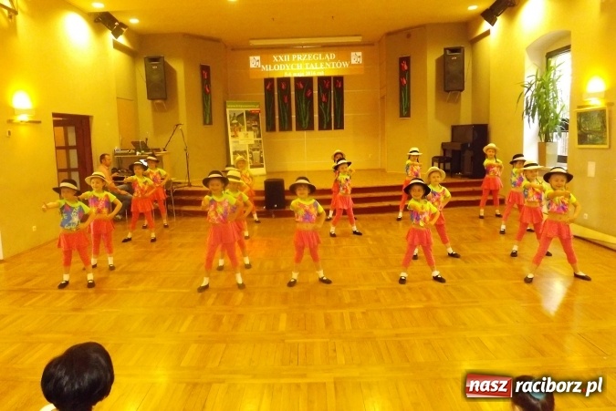 Zdjęcie w galerii na portalu naszraciborz.pl: XXII Przegląd Młodych Talentów - taniec i recytacja wiadomości z regionu