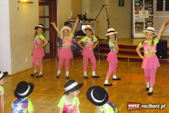 Zdjęcie w galerii na portalu naszraciborz.pl: XXII Przegląd Młodych Talentów - taniec i recytacja wiadomości z regionu