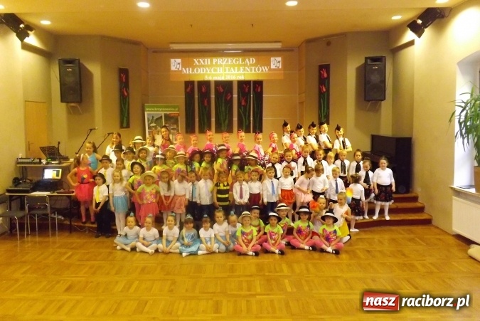 Zdjęcie w galerii na portalu naszraciborz.pl: XXII Przegląd Młodych Talentów - taniec i recytacja wiadomości z regionu