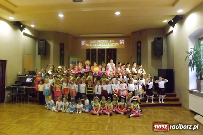 Zdjęcie w galerii na portalu naszraciborz.pl: XXII Przegląd Młodych Talentów - taniec i recytacja wiadomości z regionu