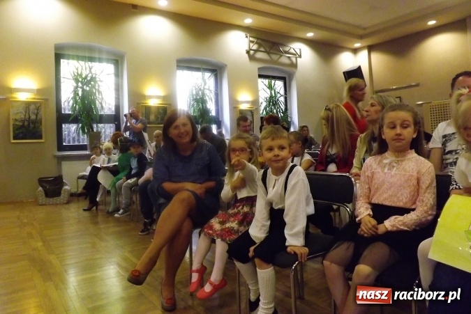 Zdjęcie w galerii na portalu naszraciborz.pl: XXII Przegląd Młodych Talentów - taniec i recytacja wiadomości z regionu