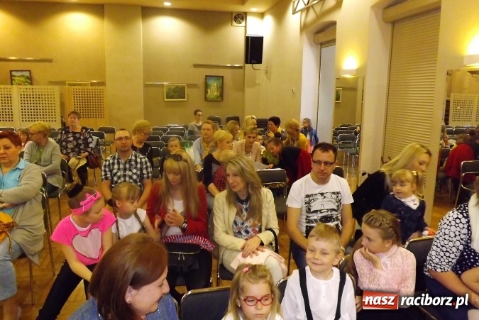 Zdjęcie w galerii na portalu naszraciborz.pl: XXII Przegląd Młodych Talentów - taniec i recytacja wiadomości z regionu