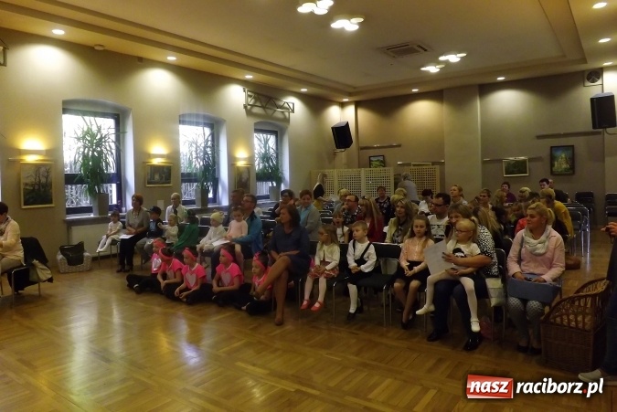 Zdjęcie w galerii na portalu naszraciborz.pl: XXII Przegląd Młodych Talentów - taniec i recytacja wiadomości z regionu