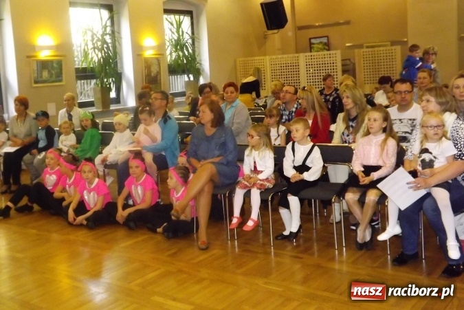 Zdjęcie w galerii na portalu naszraciborz.pl: XXII Przegląd Młodych Talentów - taniec i recytacja wiadomości z regionu