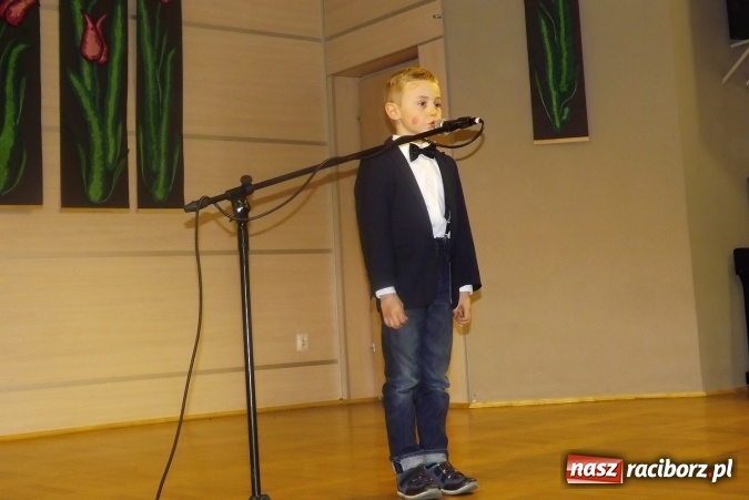 Zdjęcie w galerii na portalu naszraciborz.pl: XXII Przegląd Młodych Talentów - taniec i recytacja wiadomości z regionu