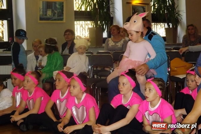 Zdjęcie w galerii na portalu naszraciborz.pl: XXII Przegląd Młodych Talentów - taniec i recytacja wiadomości z regionu