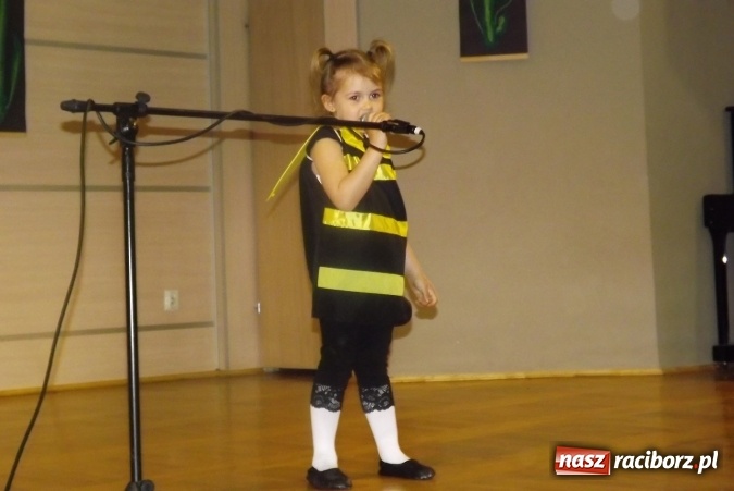 Zdjęcie w galerii na portalu naszraciborz.pl: XXII Przegląd Młodych Talentów - taniec i recytacja wiadomości z regionu