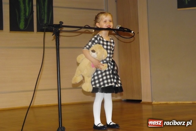 Zdjęcie w galerii na portalu naszraciborz.pl: XXII Przegląd Młodych Talentów - taniec i recytacja wiadomości z regionu