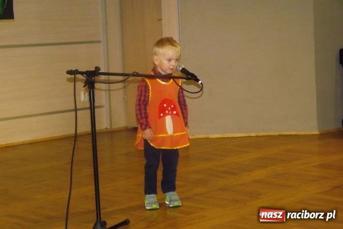 Zdjęcie w galerii na portalu naszraciborz.pl: XXII Przegląd Młodych Talentów - taniec i recytacja wiadomości z regionu