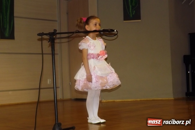 Zdjęcie w galerii na portalu naszraciborz.pl: XXII Przegląd Młodych Talentów - taniec i recytacja wiadomości z regionu