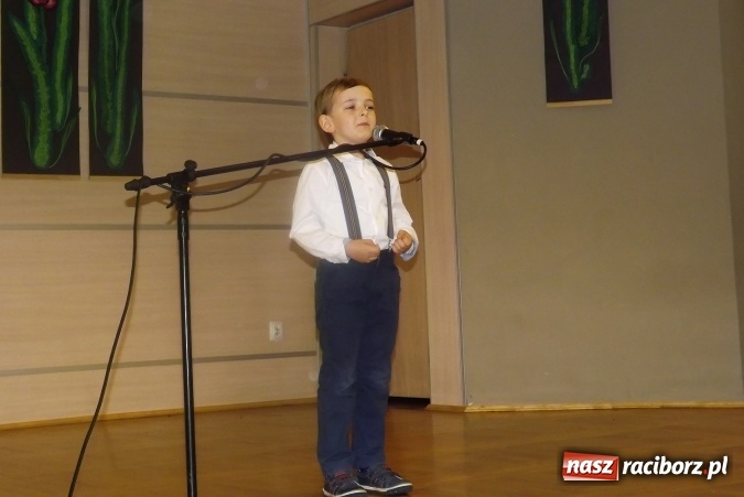 Zdjęcie w galerii na portalu naszraciborz.pl: XXII Przegląd Młodych Talentów - taniec i recytacja wiadomości z regionu