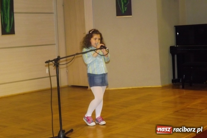 Zdjęcie w galerii na portalu naszraciborz.pl: XXII Przegląd Młodych Talentów - taniec i recytacja wiadomości z regionu
