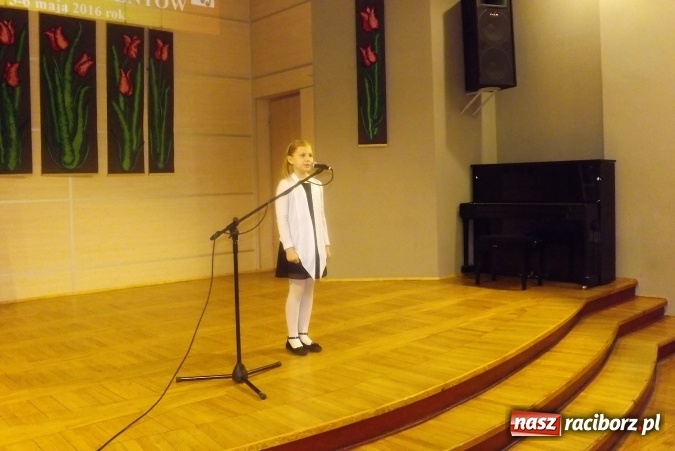 Zdjęcie w galerii na portalu naszraciborz.pl: XXII Przegląd Młodych Talentów - taniec i recytacja wiadomości z regionu
