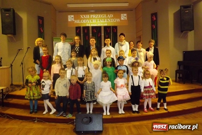 Zdjęcie w galerii na portalu naszraciborz.pl: XXII Przegląd Młodych Talentów - taniec i recytacja wiadomości z regionu