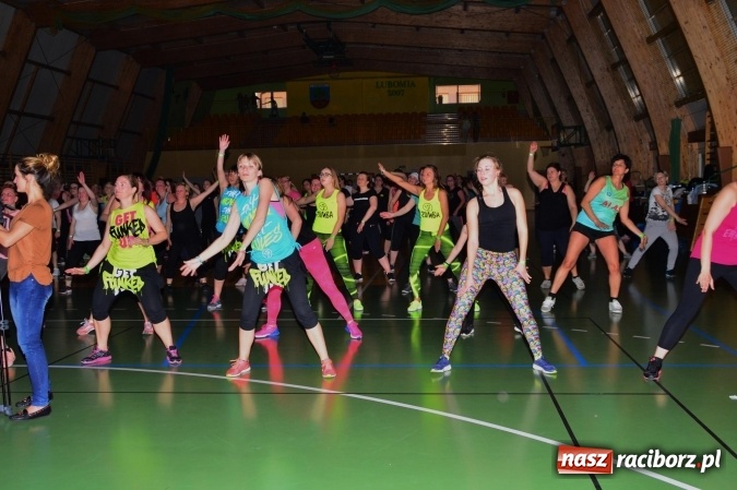Zdjęcie w galerii na portalu naszraciborz.pl: Be Fit Zumba - wielki maraton w Lubomi wiadomości z regionu