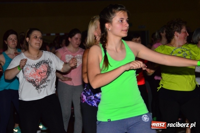Zdjęcie w galerii na portalu naszraciborz.pl: Be Fit Zumba - wielki maraton w Lubomi wiadomości z regionu