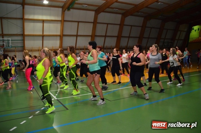 Zdjęcie w galerii na portalu naszraciborz.pl: Be Fit Zumba - wielki maraton w Lubomi wiadomości z regionu