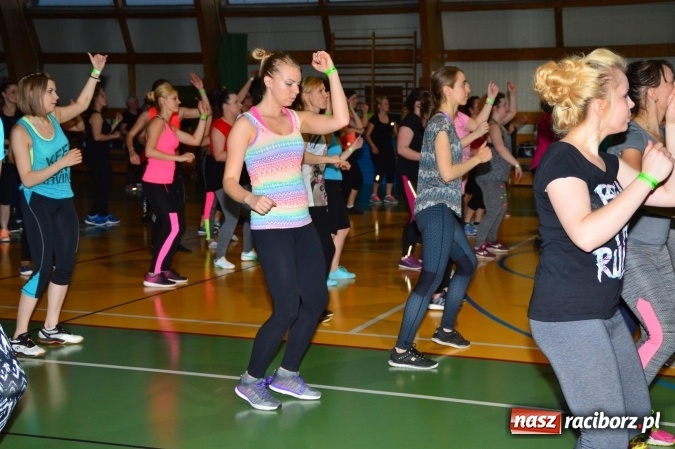 Zdjęcie w galerii na portalu naszraciborz.pl: Be Fit Zumba - wielki maraton w Lubomi wiadomości z regionu