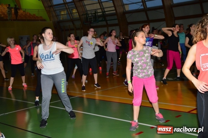 Zdjęcie w galerii na portalu naszraciborz.pl: Be Fit Zumba - wielki maraton w Lubomi wiadomości z regionu