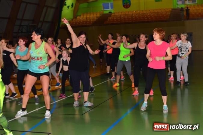 Zdjęcie w galerii na portalu naszraciborz.pl: Be Fit Zumba - wielki maraton w Lubomi wiadomości z regionu