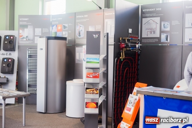 Zdjęcie w galerii na portalu naszraciborz.pl: Zespół Skaner na zakończenie pierwszego dnia targów w Pietrowicach Wielkich wiadomości z regionu