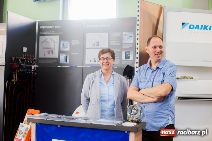 Zdjęcie w galerii na portalu naszraciborz.pl: Zespół Skaner na zakończenie pierwszego dnia targów w Pietrowicach Wielkich wiadomości z regionu