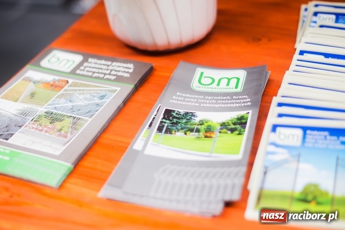 Zdjęcie w galerii na portalu naszraciborz.pl: Zespół Skaner na zakończenie pierwszego dnia targów w Pietrowicach Wielkich wiadomości z regionu