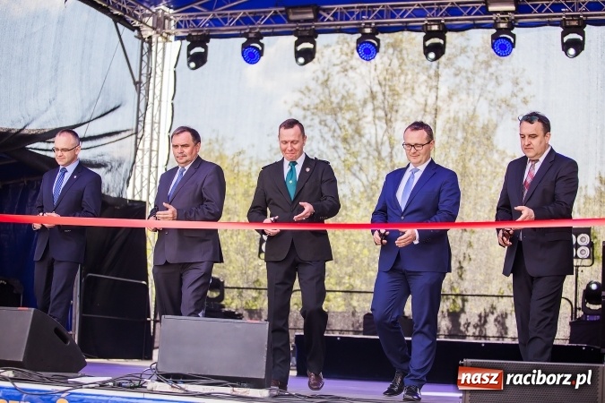 Zdjęcie w galerii na portalu naszraciborz.pl: Zespół Skaner na zakończenie pierwszego dnia targów w Pietrowicach Wielkich wiadomości z regionu