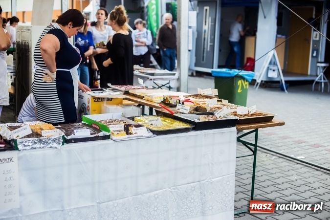 Zdjęcie w galerii na portalu naszraciborz.pl: Zespół Skaner na zakończenie pierwszego dnia targów w Pietrowicach Wielkich wiadomości z regionu
