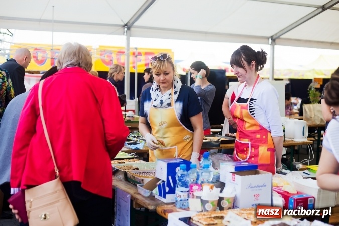 Zdjęcie w galerii na portalu naszraciborz.pl: Zespół Skaner na zakończenie pierwszego dnia targów w Pietrowicach Wielkich wiadomości z regionu