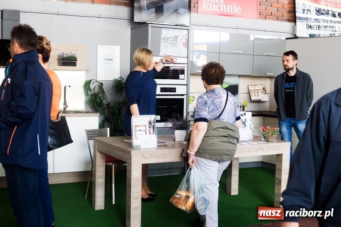 Zdjęcie w galerii na portalu naszraciborz.pl: Zespół Skaner na zakończenie pierwszego dnia targów w Pietrowicach Wielkich wiadomości z regionu