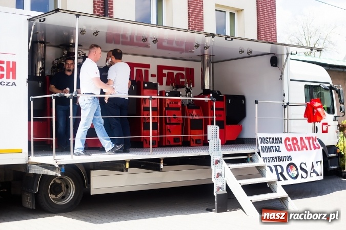 Zdjęcie w galerii na portalu naszraciborz.pl: Zespół Skaner na zakończenie pierwszego dnia targów w Pietrowicach Wielkich wiadomości z regionu