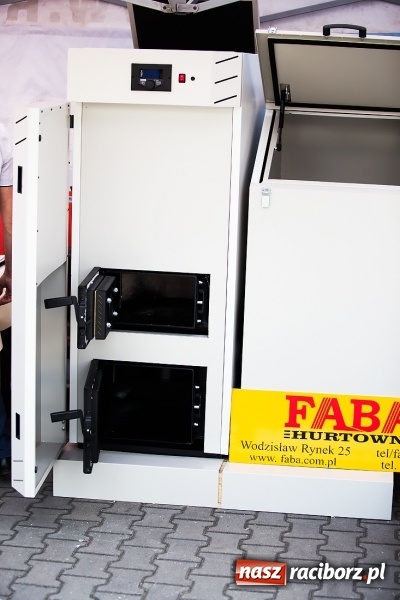 Zdjęcie w galerii na portalu naszraciborz.pl: Zespół Skaner na zakończenie pierwszego dnia targów w Pietrowicach Wielkich wiadomości z regionu