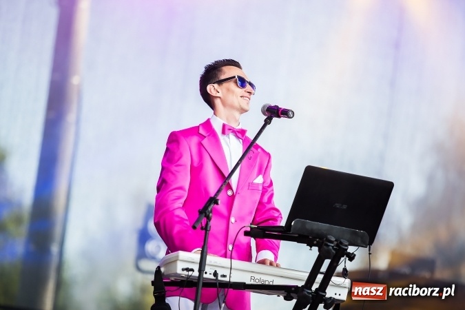 Zdjęcie w galerii na portalu naszraciborz.pl: Zespół Skaner na zakończenie pierwszego dnia targów w Pietrowicach Wielkich wiadomości z regionu