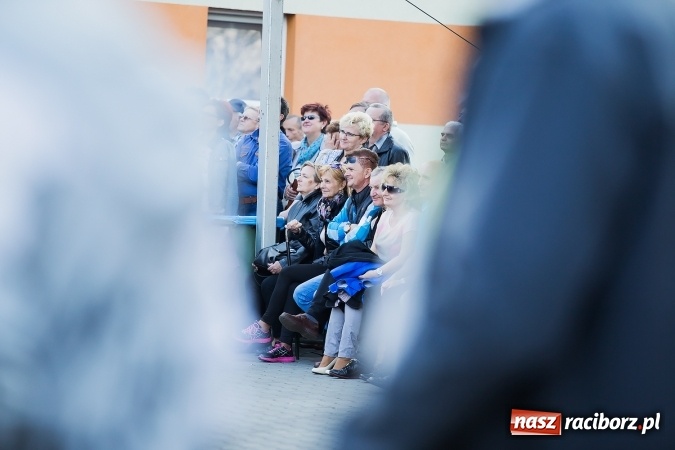 Zdjęcie w galerii na portalu naszraciborz.pl: Zespół Skaner na zakończenie pierwszego dnia targów w Pietrowicach Wielkich wiadomości z regionu