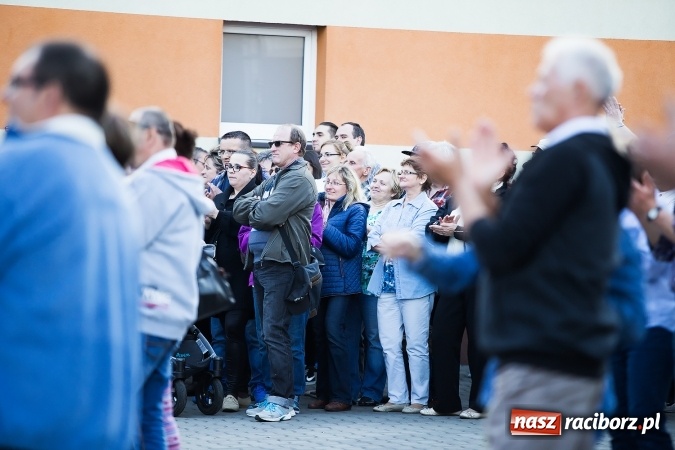 Zdjęcie w galerii na portalu naszraciborz.pl: Zespół Skaner na zakończenie pierwszego dnia targów w Pietrowicach Wielkich wiadomości z regionu