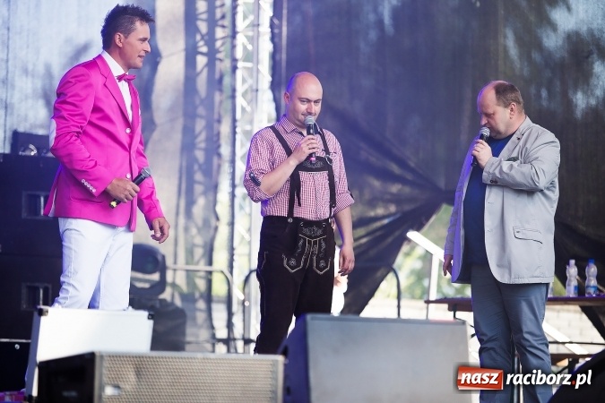 Zdjęcie w galerii na portalu naszraciborz.pl: Zespół Skaner na zakończenie pierwszego dnia targów w Pietrowicach Wielkich wiadomości z regionu