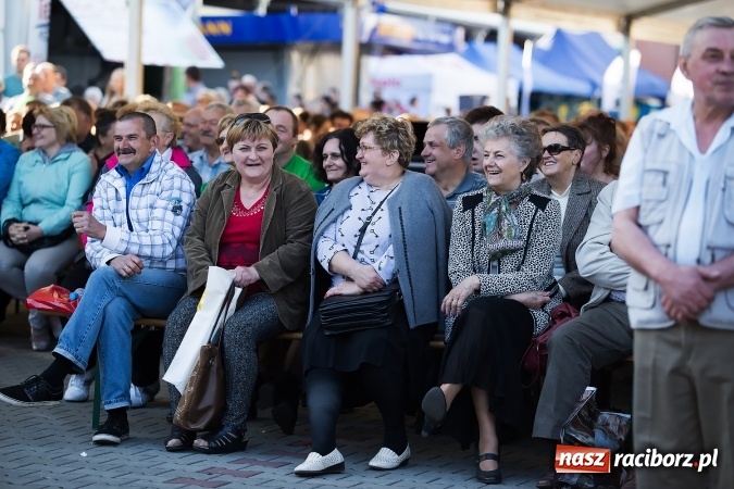 Zdjęcie w galerii na portalu naszraciborz.pl: Zespół Skaner na zakończenie pierwszego dnia targów w Pietrowicach Wielkich wiadomości z regionu