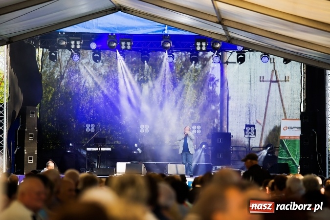 Zdjęcie w galerii na portalu naszraciborz.pl: Zespół Skaner na zakończenie pierwszego dnia targów w Pietrowicach Wielkich wiadomości z regionu