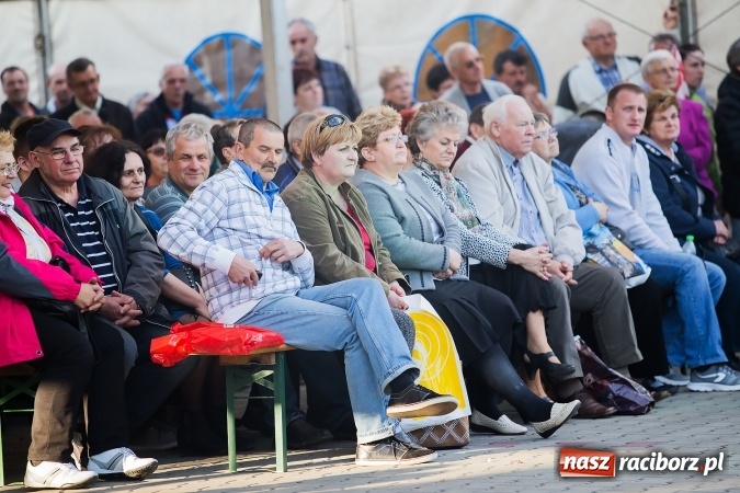Zdjęcie w galerii na portalu naszraciborz.pl: Zespół Skaner na zakończenie pierwszego dnia targów w Pietrowicach Wielkich wiadomości z regionu