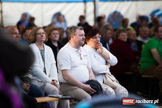 Zdjęcie w galerii na portalu naszraciborz.pl: Zespół Skaner na zakończenie pierwszego dnia targów w Pietrowicach Wielkich wiadomości z regionu