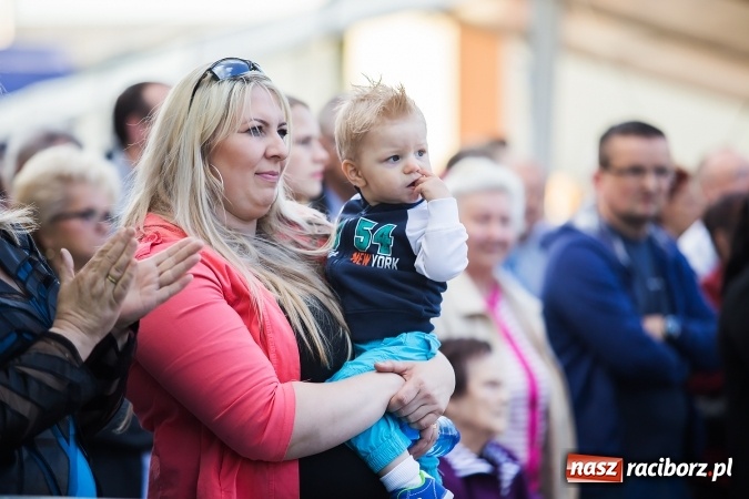 Zdjęcie w galerii na portalu naszraciborz.pl: Zespół Skaner na zakończenie pierwszego dnia targów w Pietrowicach Wielkich wiadomości z regionu