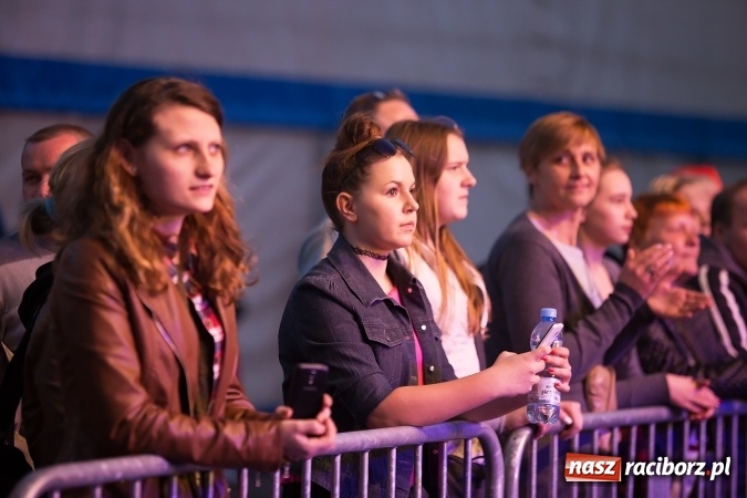 Zdjęcie w galerii na portalu naszraciborz.pl: Zespół Skaner na zakończenie pierwszego dnia targów w Pietrowicach Wielkich wiadomości z regionu