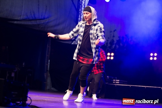 Zdjęcie w galerii na portalu naszraciborz.pl: Zespół Skaner na zakończenie pierwszego dnia targów w Pietrowicach Wielkich wiadomości z regionu