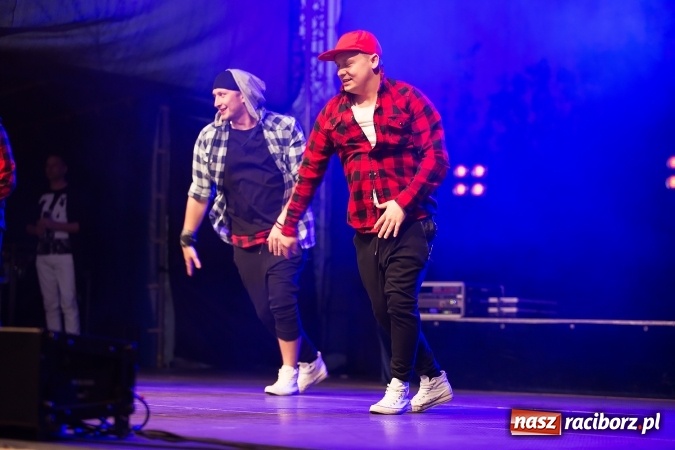 Zdjęcie w galerii na portalu naszraciborz.pl: Zespół Skaner na zakończenie pierwszego dnia targów w Pietrowicach Wielkich wiadomości z regionu