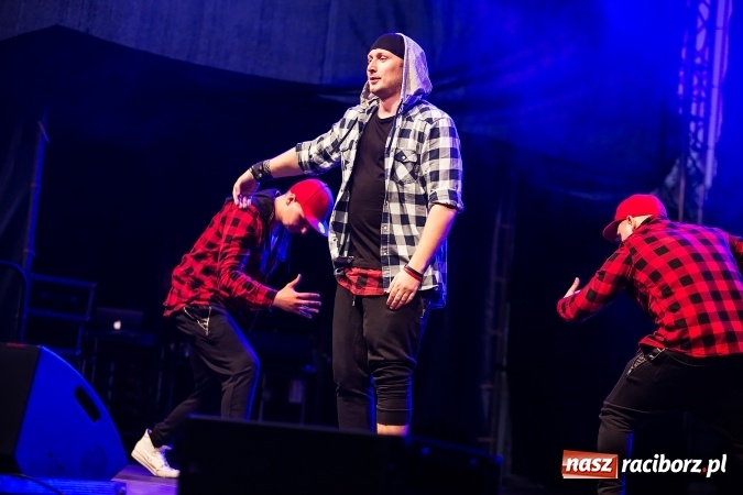 Zdjęcie w galerii na portalu naszraciborz.pl: Zespół Skaner na zakończenie pierwszego dnia targów w Pietrowicach Wielkich wiadomości z regionu