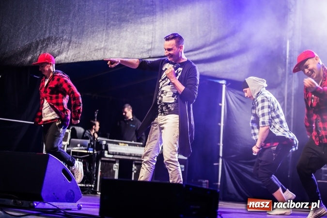 Zdjęcie w galerii na portalu naszraciborz.pl: Zespół Skaner na zakończenie pierwszego dnia targów w Pietrowicach Wielkich wiadomości z regionu