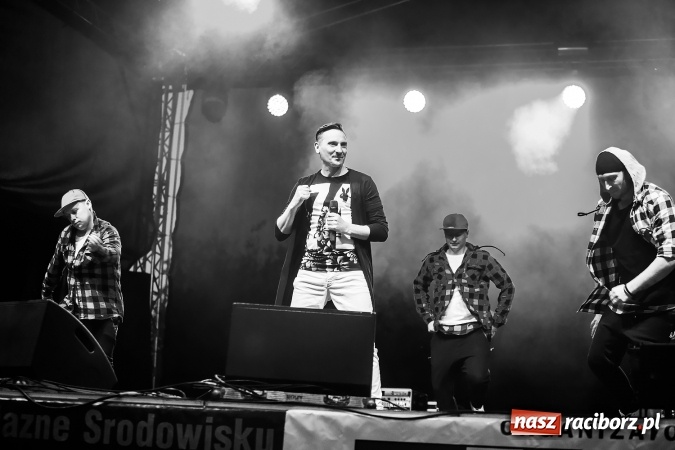 Zdjęcie w galerii na portalu naszraciborz.pl: Zespół Skaner na zakończenie pierwszego dnia targów w Pietrowicach Wielkich wiadomości z regionu